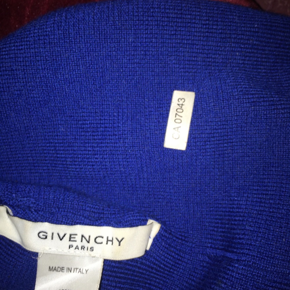 Givenchy beanie authentic - Picture 3 of 3